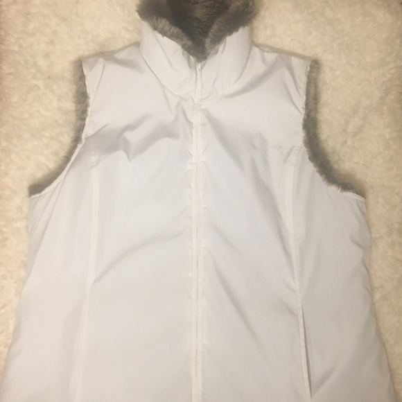 Faux Fur reversible vest - Picture 4 of 5